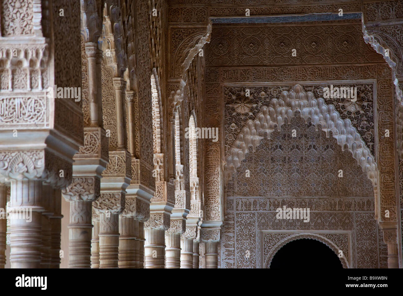 Patio de Los Leones nel palazzo della Alhambra di Granada Spagna Foto Stock