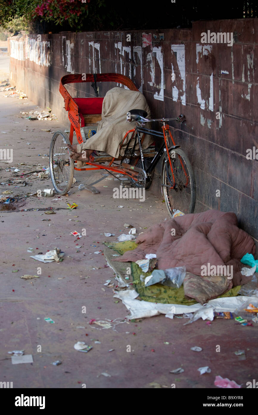 Senzatetto fuori a Delhi in India Foto Stock