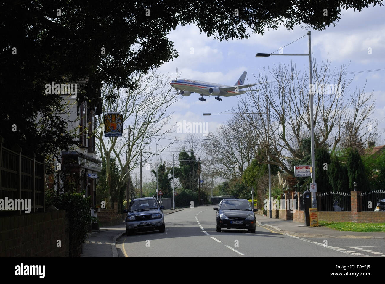 Atterraggio aereo all'aeroporto di Heathrow, Londra Foto Stock
