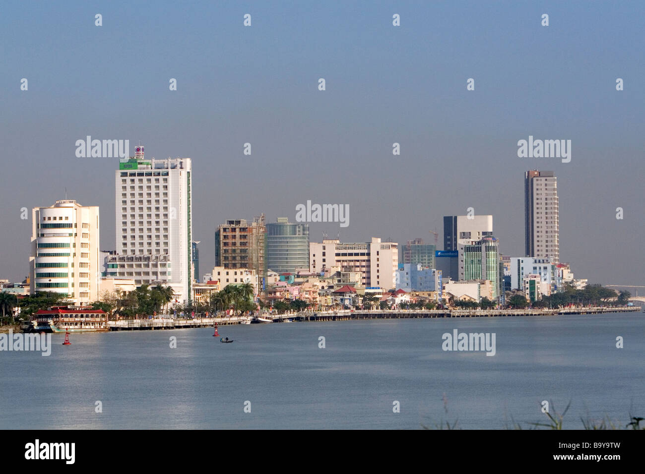 Edifici alti nella città di porto di Da Nang Vietnam Foto Stock