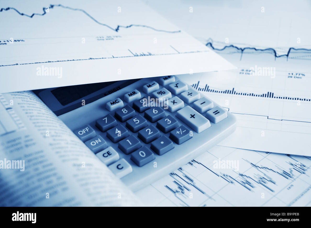 Il mercato azionario di grafici e diagrammi. Foto Stock