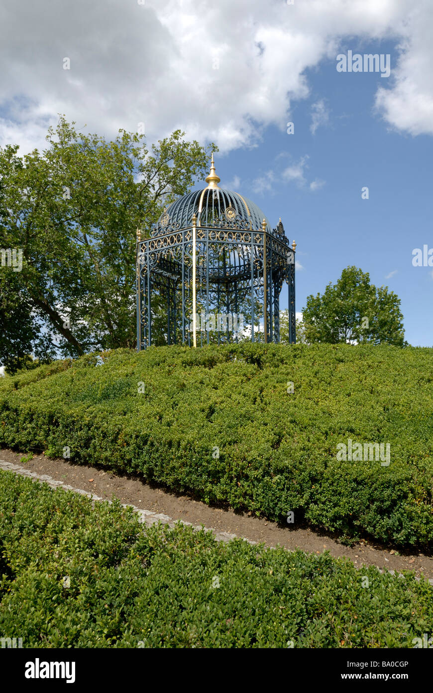 Vittoriano struttura metallica presso i Royal Botanical Gardens di Kew, Londra, Inghilterra Foto Stock
