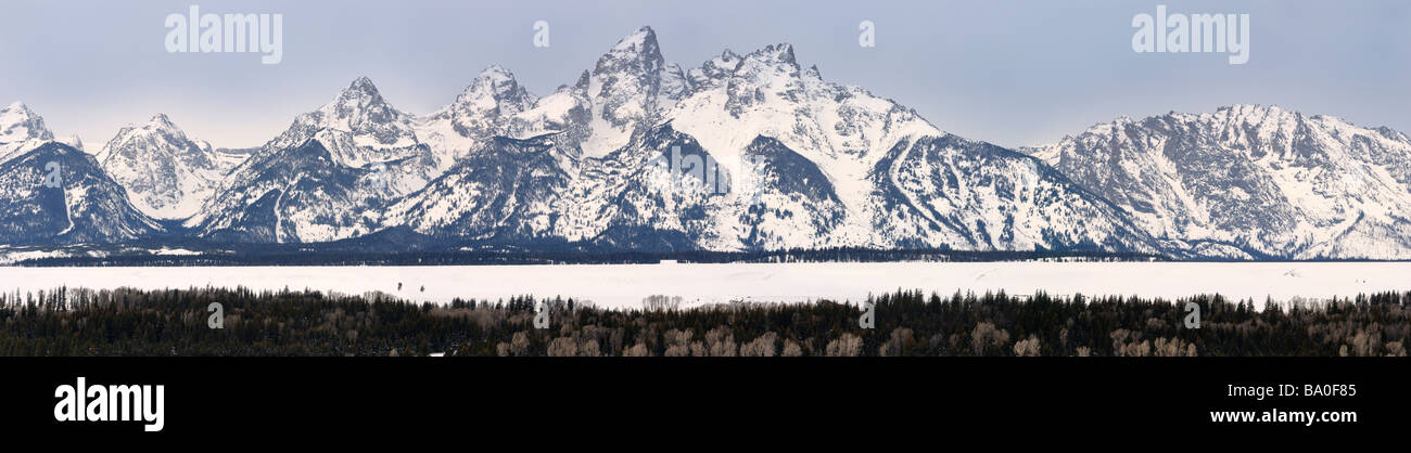 Panorama del Grand Teton picchi in inverno dal punto di teton affluenza Jackson Hole wyoming Foto Stock