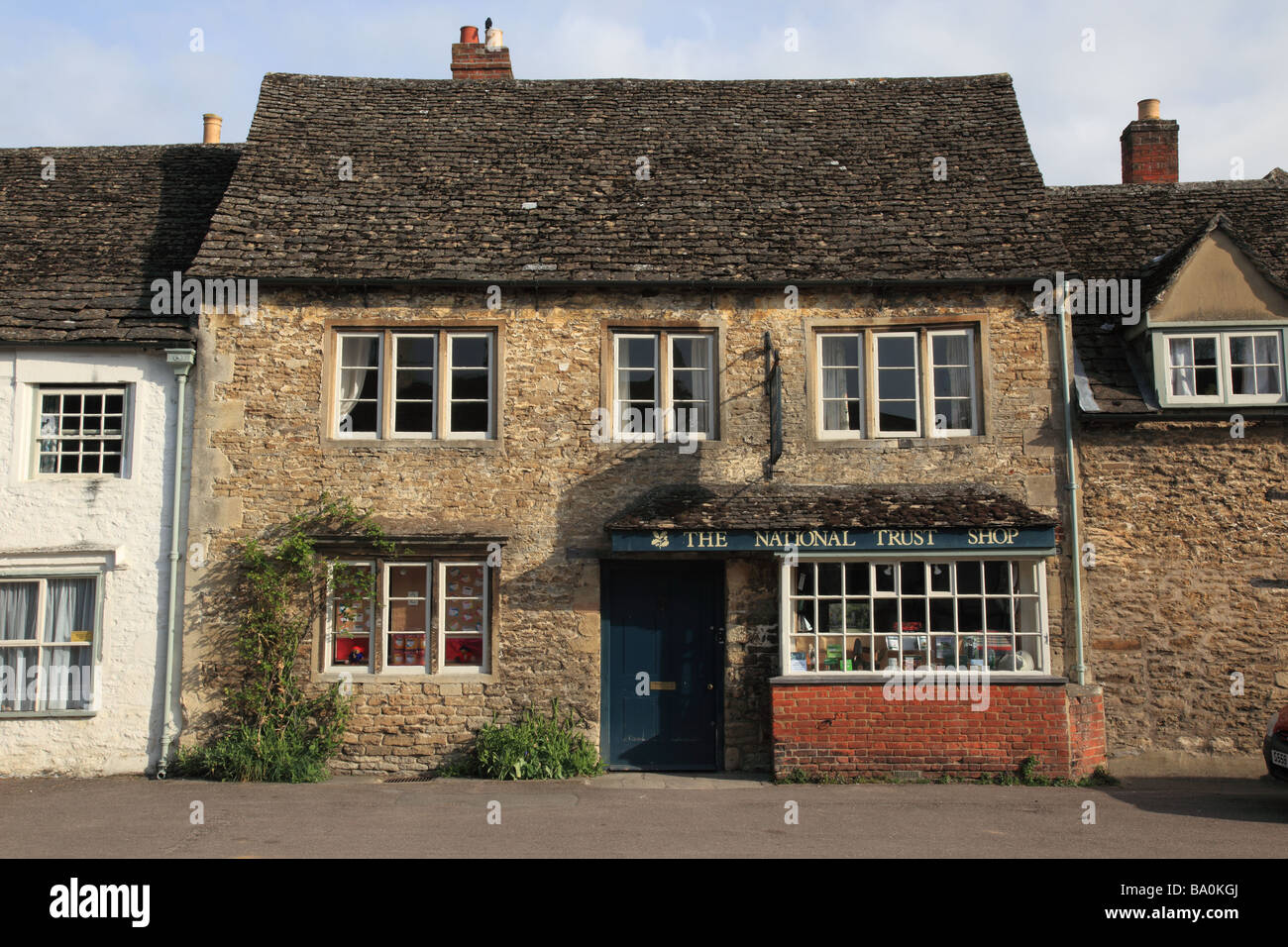 The National Trust Shop, Lacock, Wiltshire, Inghilterra, Regno Unito Foto Stock