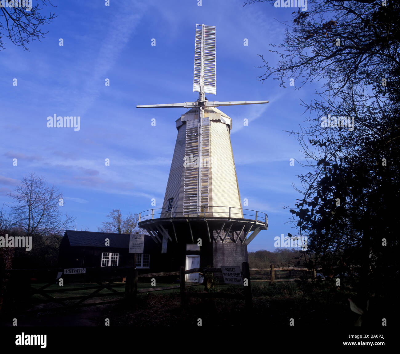 Shipley Mill (Kings Windmill) una volta di proprietà di Hilaire Belloc e che apparve nella serie televisiva 'Jonathan Creek', Shipley, West Sussex Foto Stock