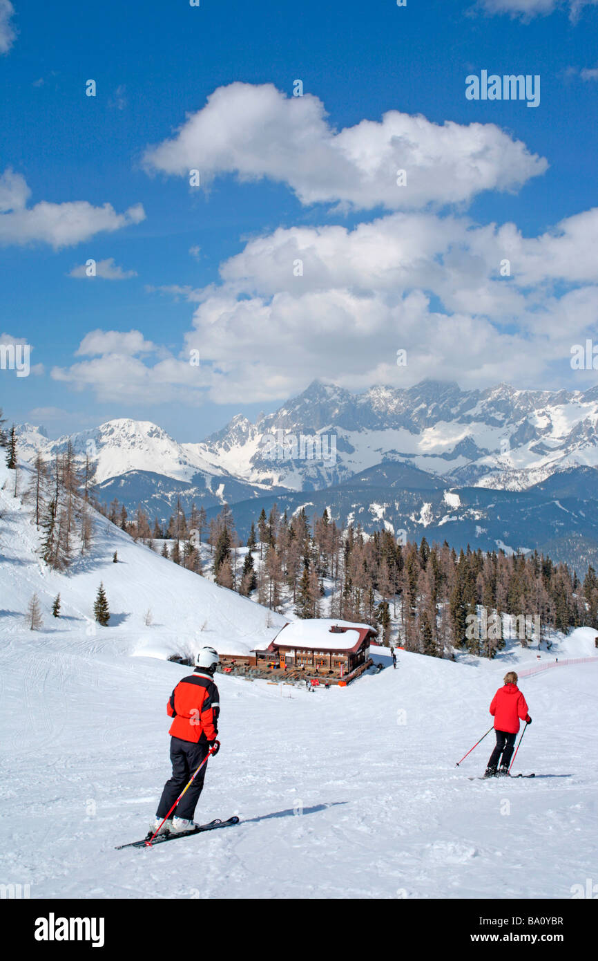 Sci alpino, Reiteralm, Alpi, Stiria, in background Dachstein Mountain, Austria Foto Stock