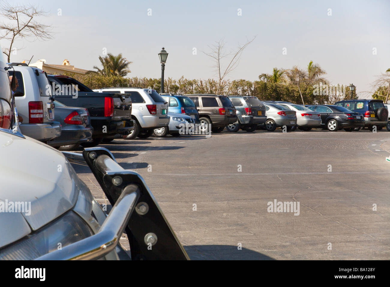 Parcheggio auto, Katameya Heights golf club Nuova Cairo, Egitto Foto Stock
