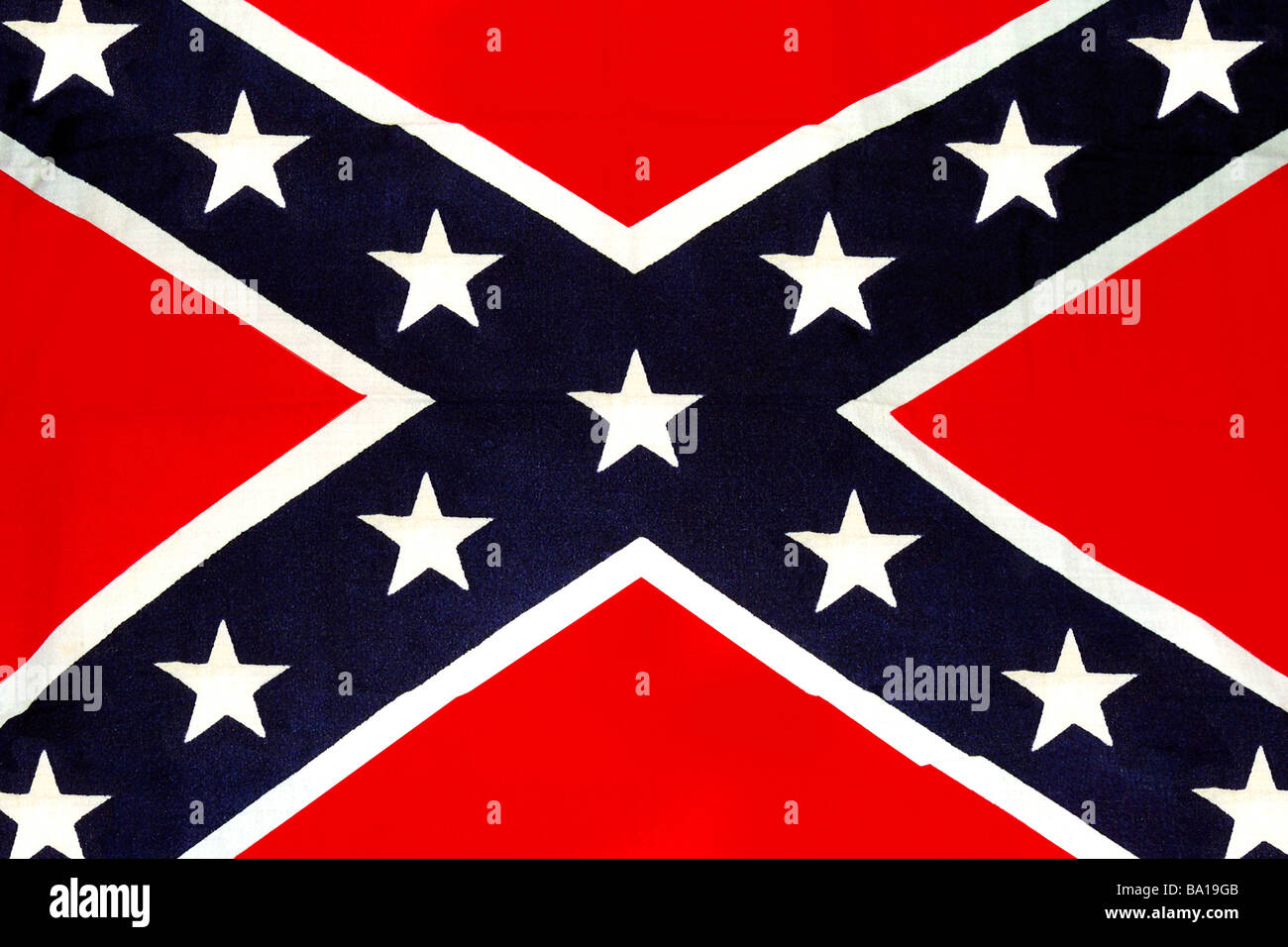 La bandiera confederate del Sud anche se non più legalmente riconosciuta con bandiera sin dalla fine della guerra civile nel 1865 Foto Stock