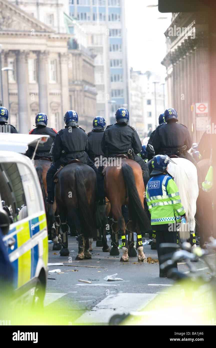 Polizia montata G20 protesta, Bank di Londra Foto Stock