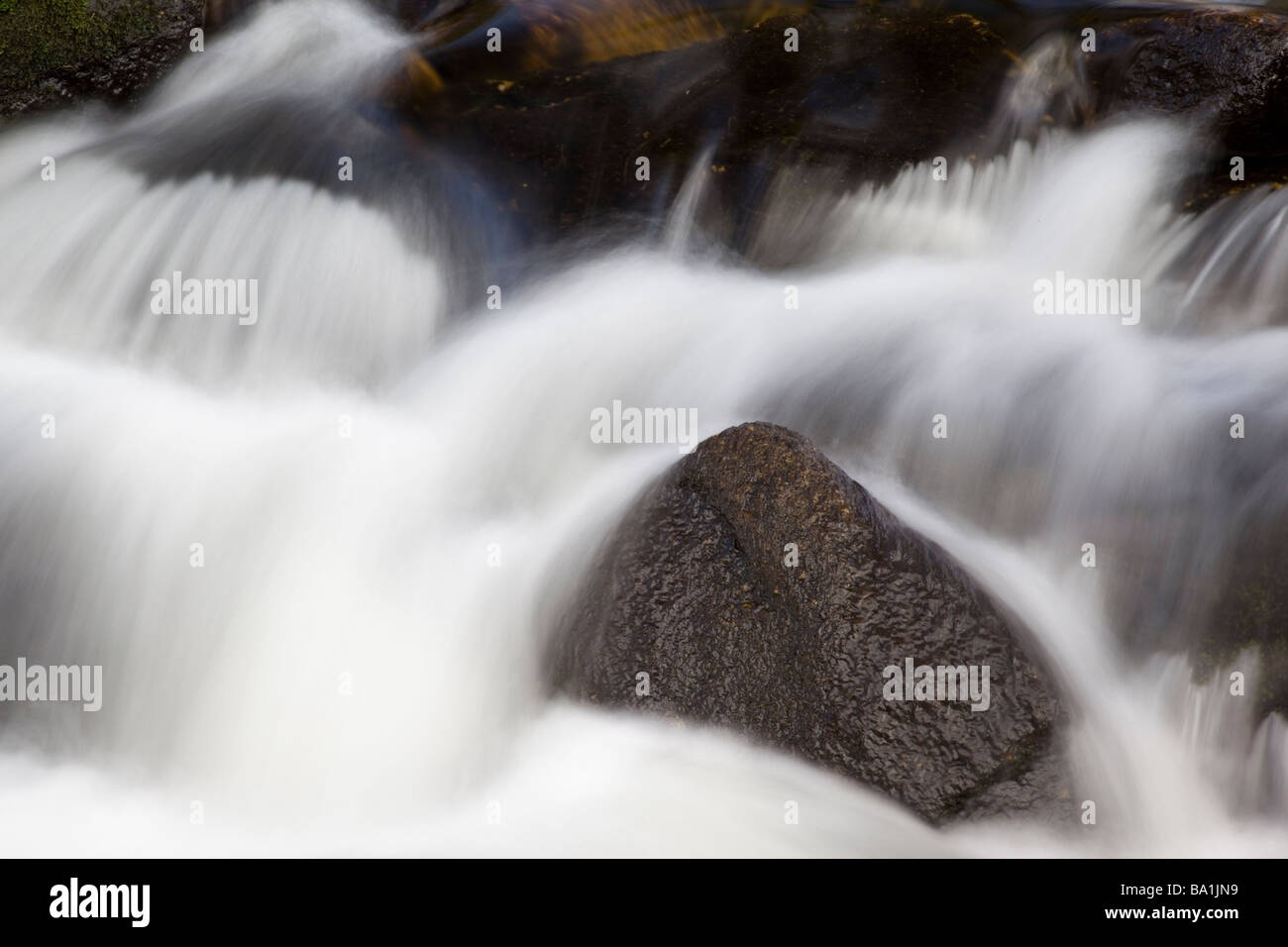 Cascata sul fiume Dart Hexworthy vicino Ponte sul Drtmoor Devon Foto Stock