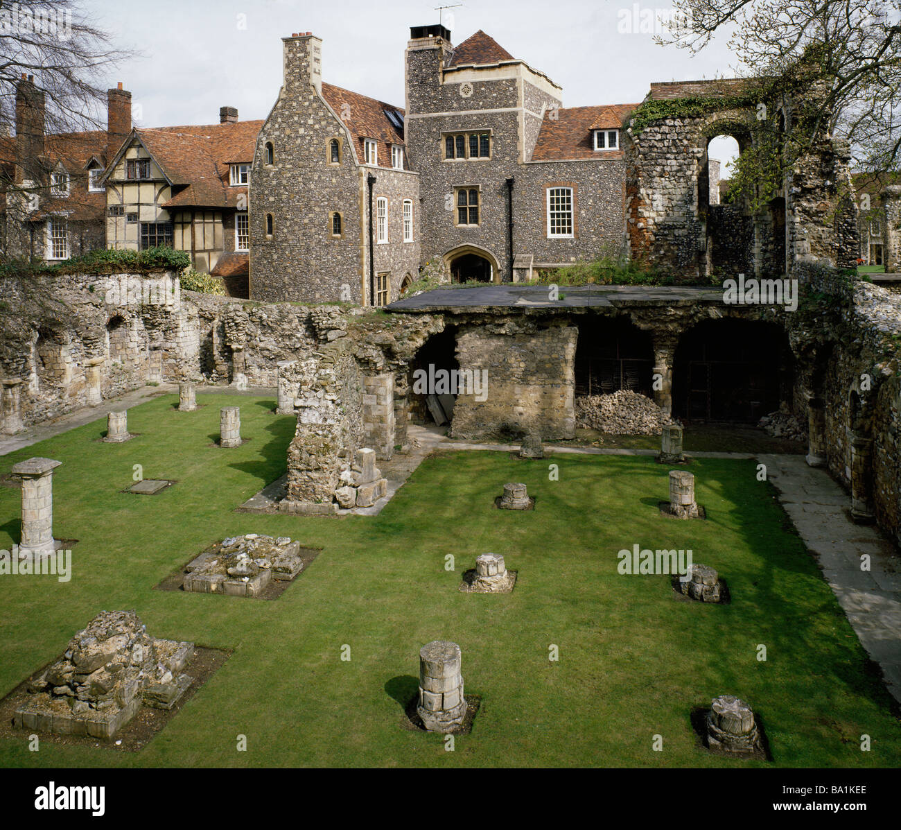 La Cattedrale di Canterbury e rovine di undercroft Foto Stock