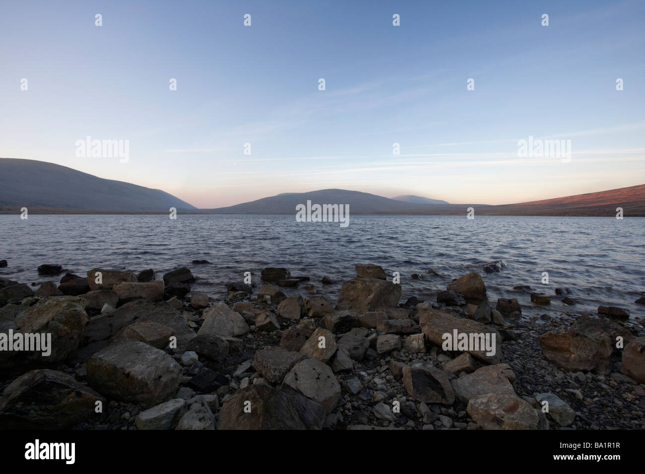 Spelga Dam serbatoio nel cuore della Mourne Mountains Irlanda del Nord Regno Unito Foto Stock