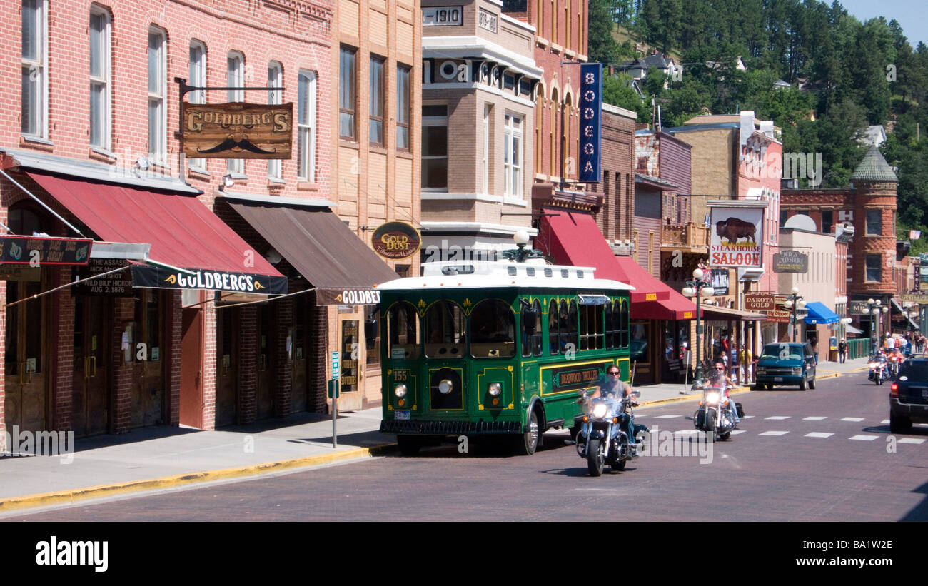 Deadwood carrello e motocicli durante l annuale nelle vicinanze Sturgis Motorcycle Rally South Dakota USA Foto Stock