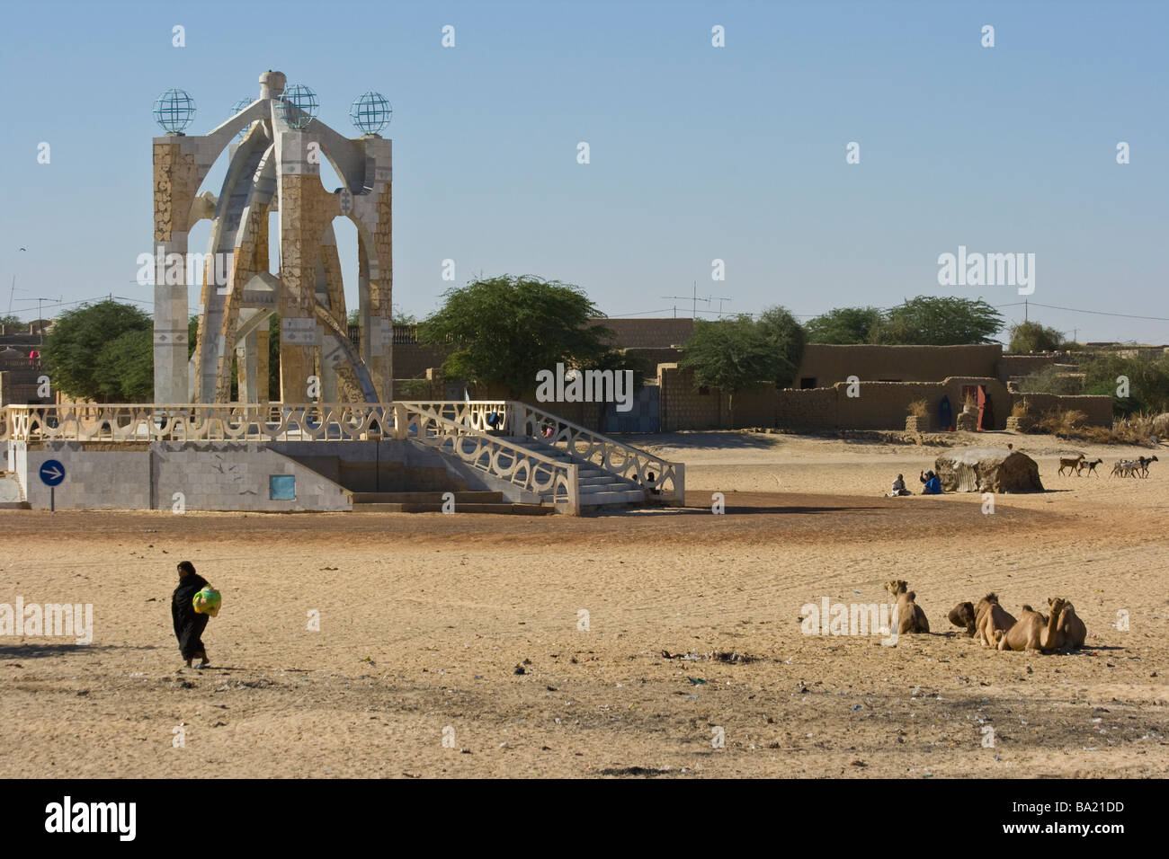 Un monumento per la pace, la Flamme de la Paix monumento in Timbuktu Mali Foto Stock