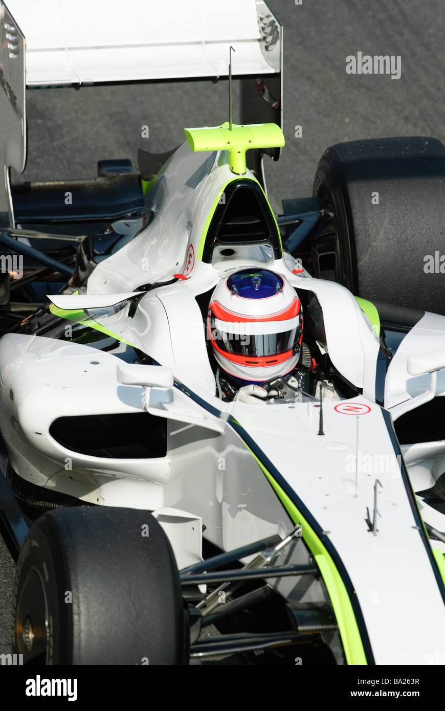 Rubens Barrichello con la Brawn GP BGP 001 auto durante un test di Formula Uno in sessioni di Marzo 2009 Foto Stock