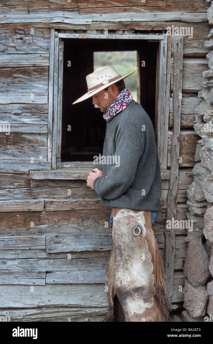 USA Oregon legno-cottage windows cowboy sorge premurosamente Nord America legno-casa cottage uomo gli allevatori di bestiame-pastore Foto Stock