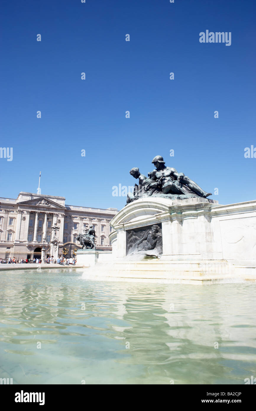 Victoria Memorial nei giardini della regina, Londra, Inghilterra Foto Stock