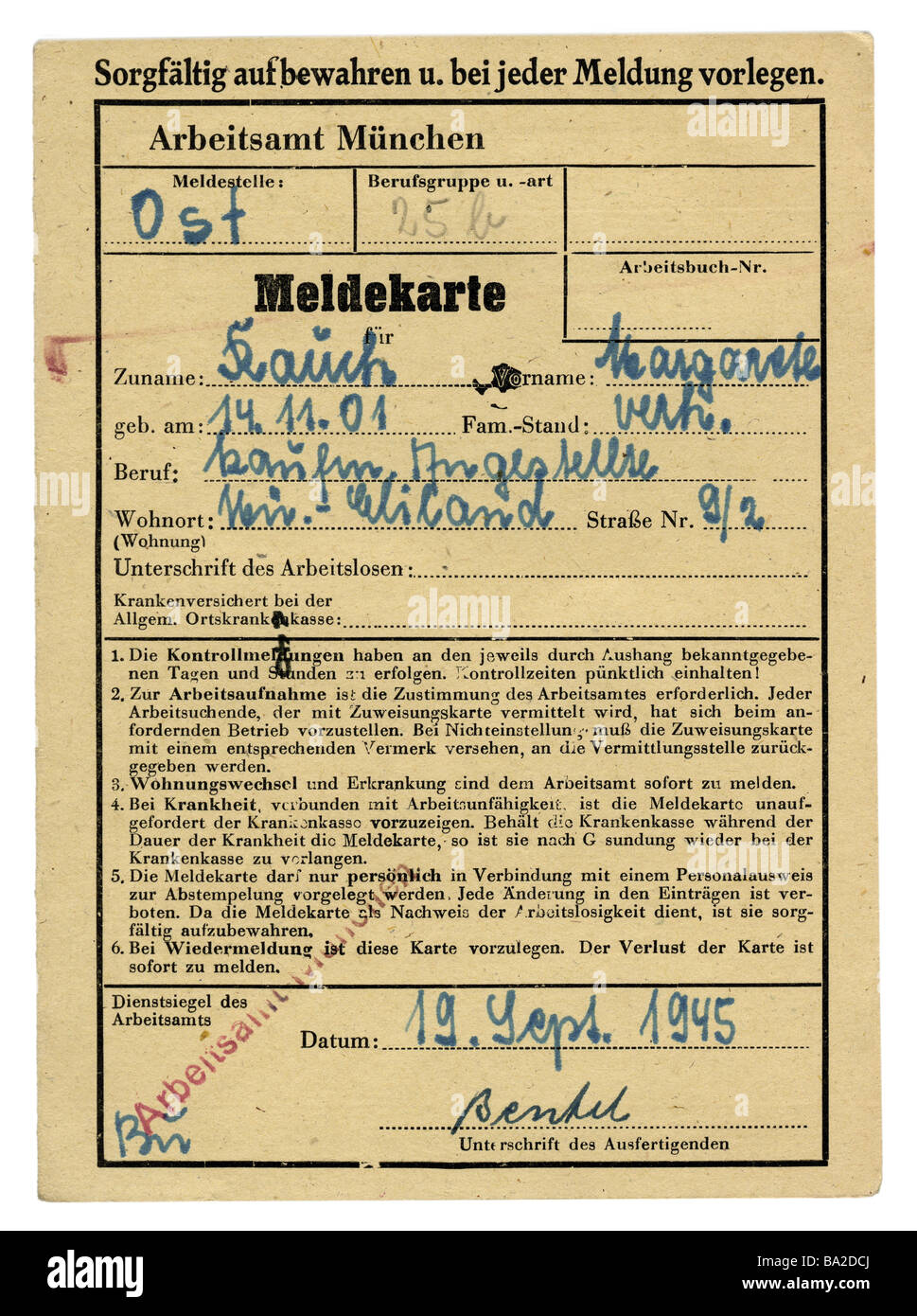 Persone, lavoro / lavoratore, ridondanza / disoccupazione, carta di registrazione di Margarete Schmitt, Monaco di Baviera ufficio di collocamento, 19.9.1945, Foto Stock