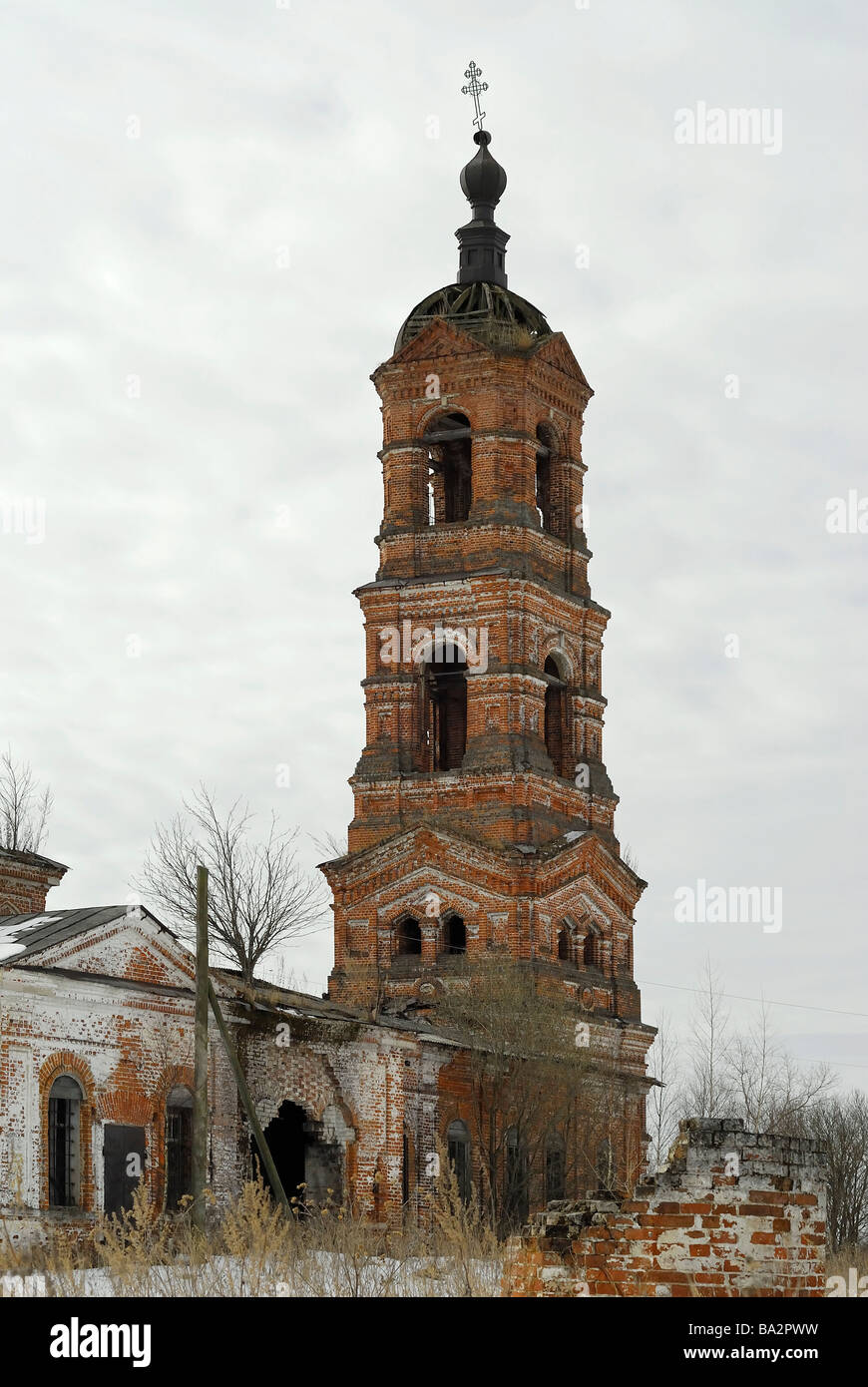 Distrutto durante il periodo sovietico paese russo Vladimir chiesa città regione Russia Foto Stock