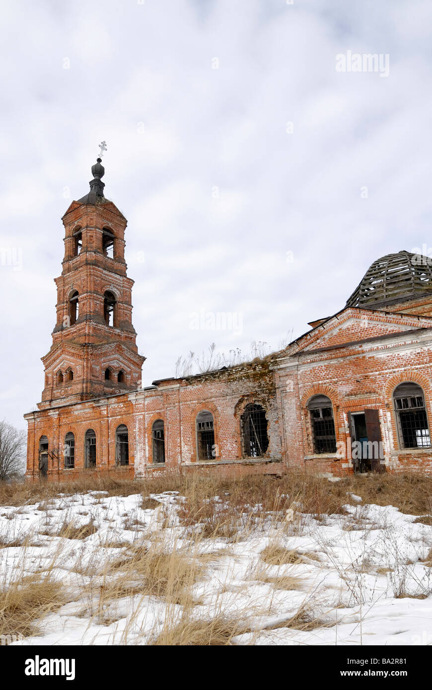 Distrutto durante il periodo sovietico paese russo Vladimir chiesa città regione Russia Foto Stock
