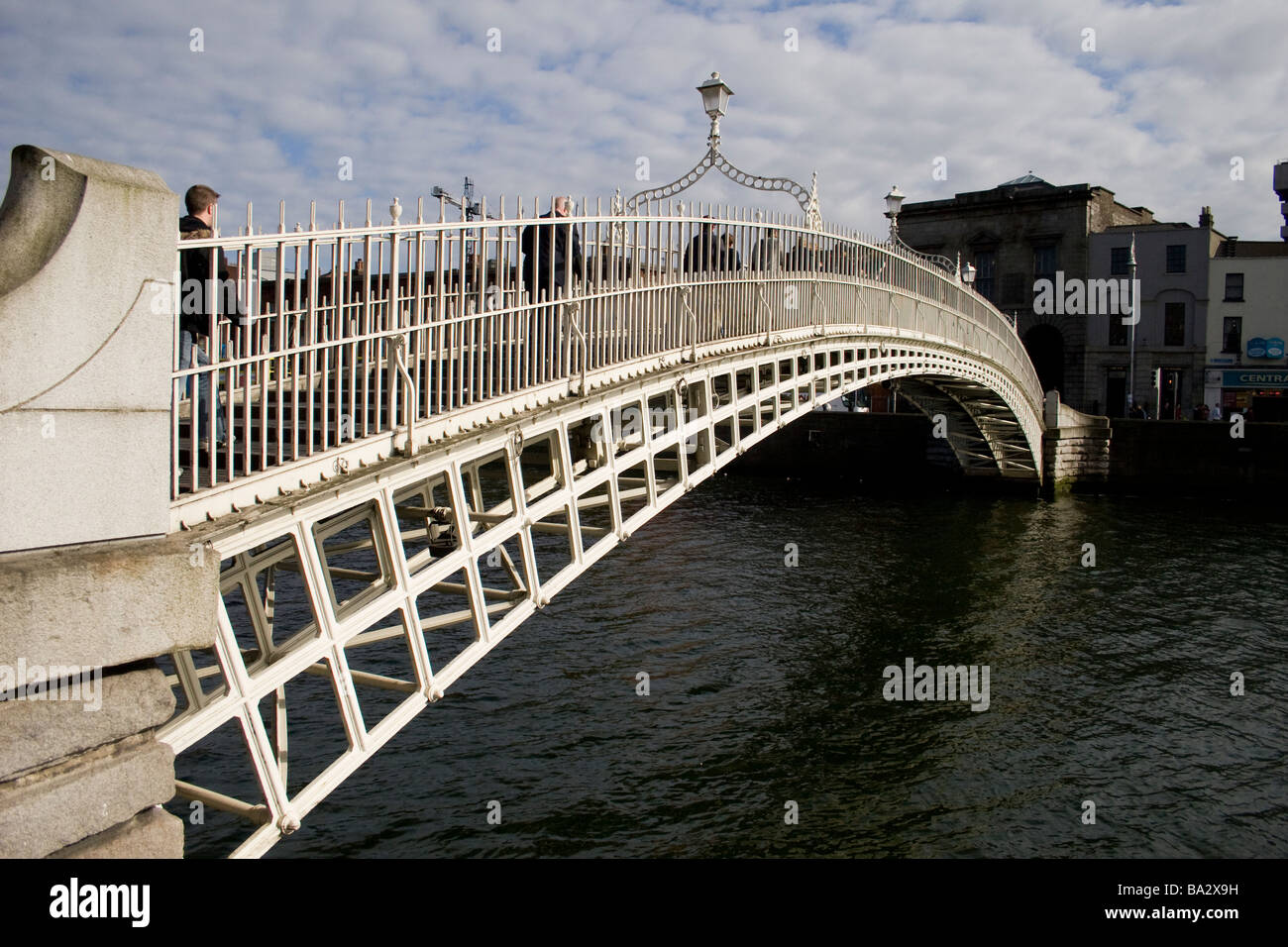 Liffey 'Ha'penny Bridge' Dublino Irlanda Foto Stock
