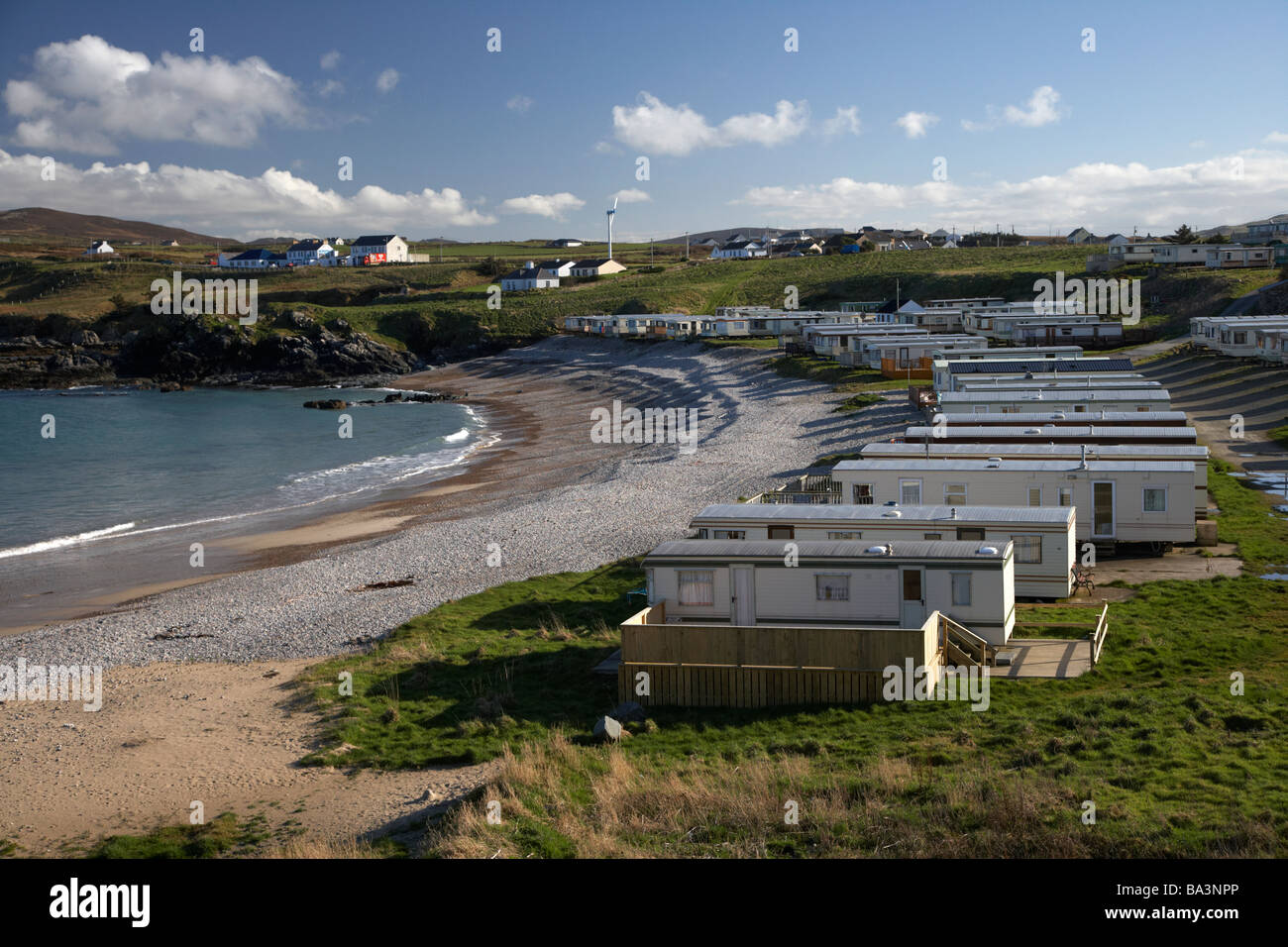 Caravan mobile home park sulla spiaggia sulla Penisola di Inishowen County Donegal Repubblica di Irlanda Foto Stock