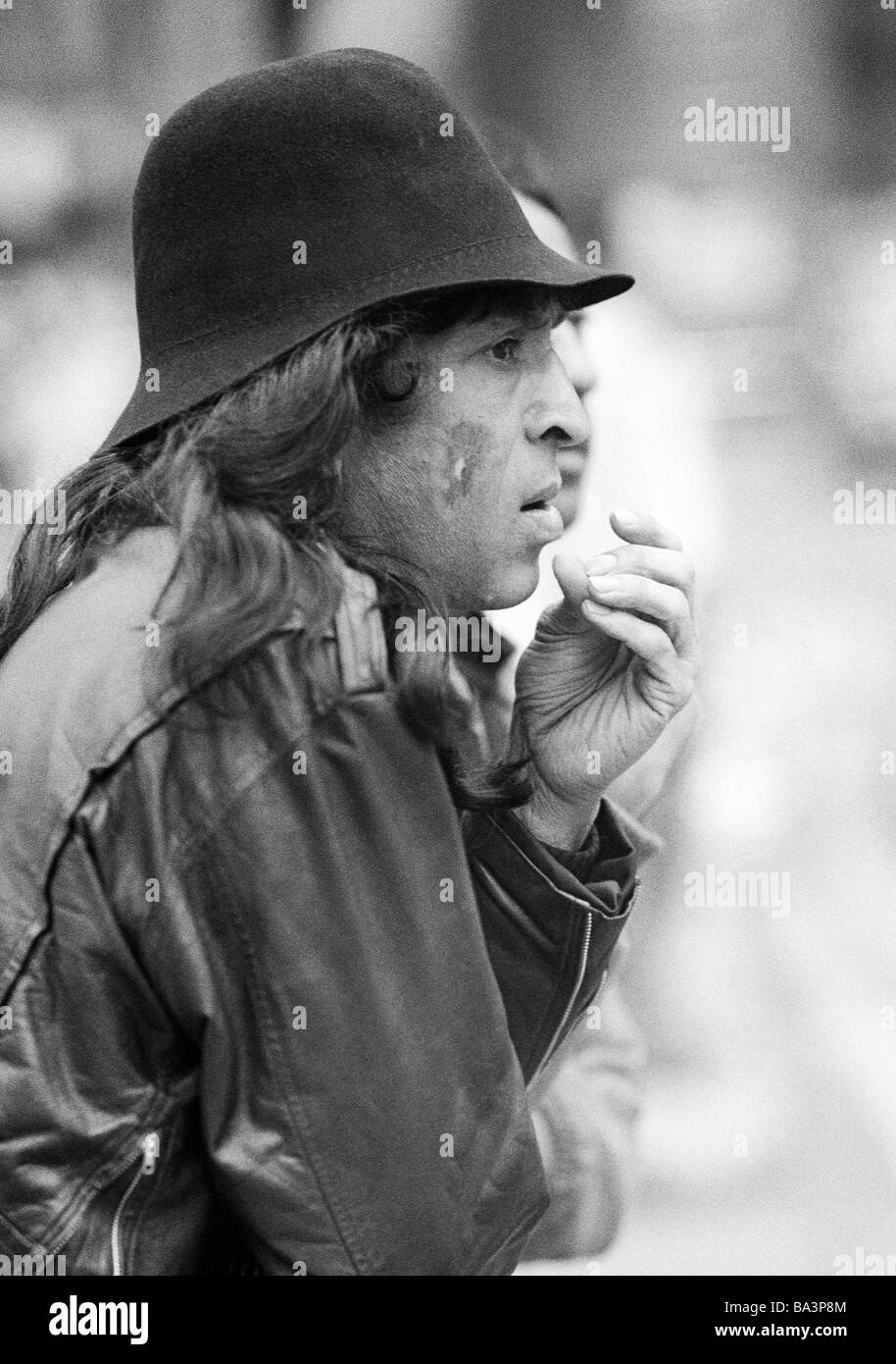 Negli anni settanta, foto in bianco e nero, persone, l'uomo con il cappello, indio, ritratto, di età compresa tra i 25 ed i 35 anni, Gran Bretagna, Inghilterra, Londra Foto Stock
