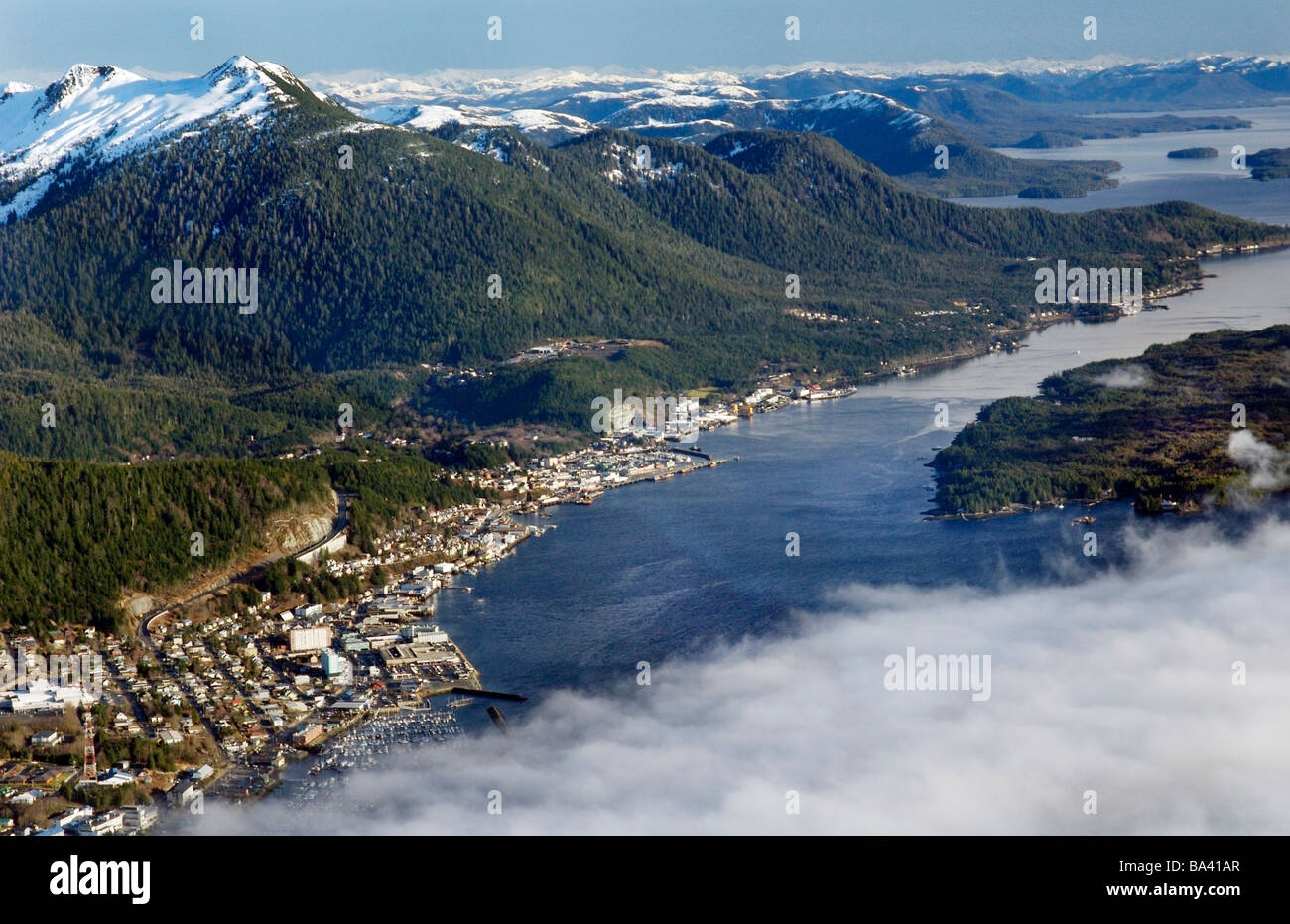 Vista aerea del lungo Ketchikan Tongass si restringe su Revillagigedo isola nel sud-est dell Alaska Foto Stock