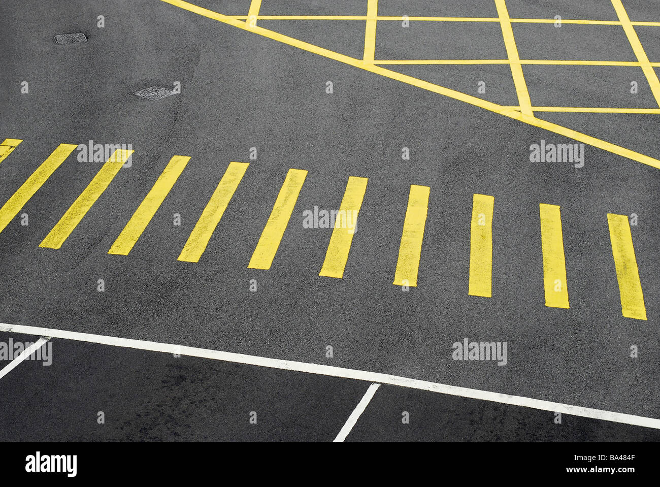 Crosswalks nessuno marcatura stradale Asia Cina Hong Kong 03/2006 va Asia Cina carreggiata pedoni città Hong Kong city centre Foto Stock