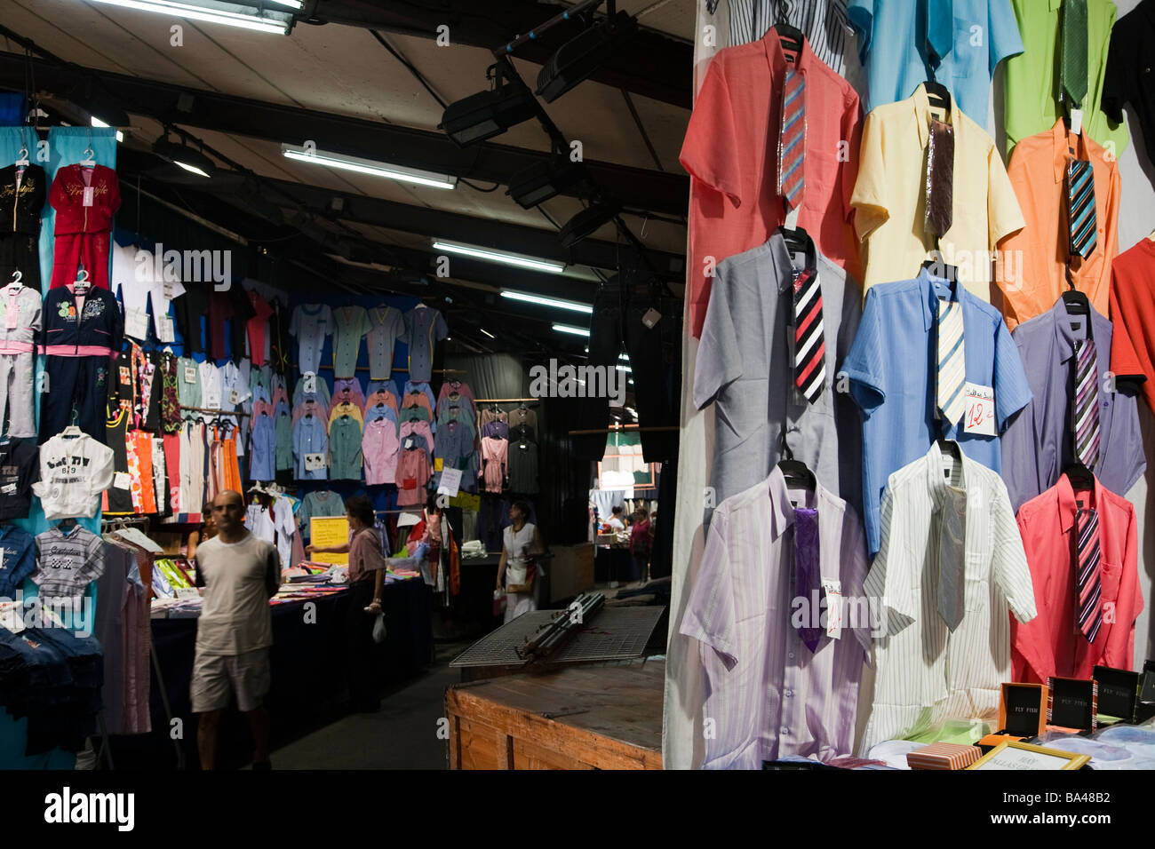 Panno stand Sant Antoni città mercato di Barcellona commnunity autonoma di Catalogna nord-est della Spagna Foto Stock