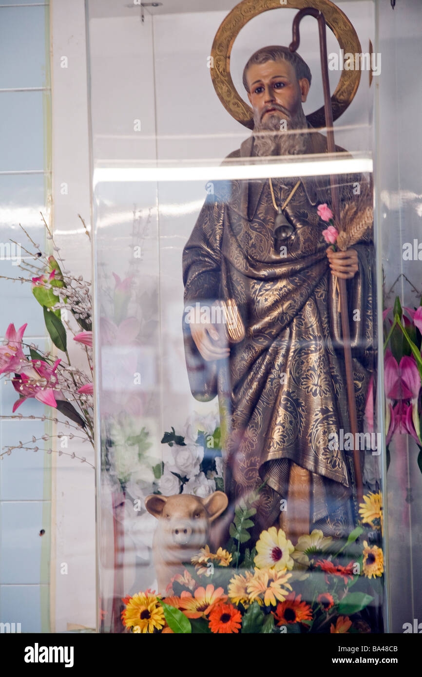 Statua di San Antonio di Sant Antoni città mercato di Barcellona commnunity autonoma di Catalogna nord-est della Spagna Foto Stock