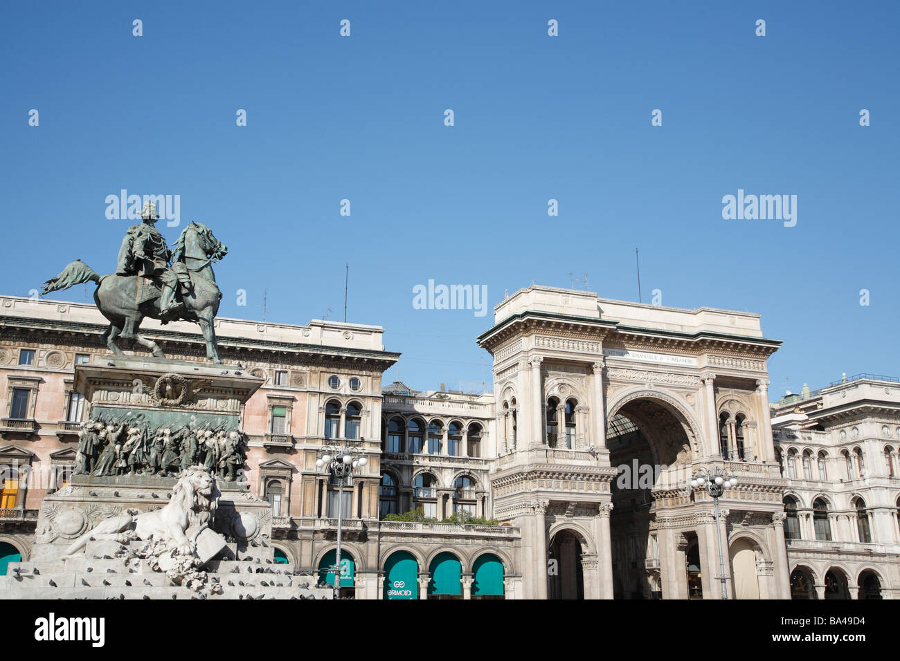 Duomo, monumento di Vittorio Emanuele II, Milano, Italia Foto Stock