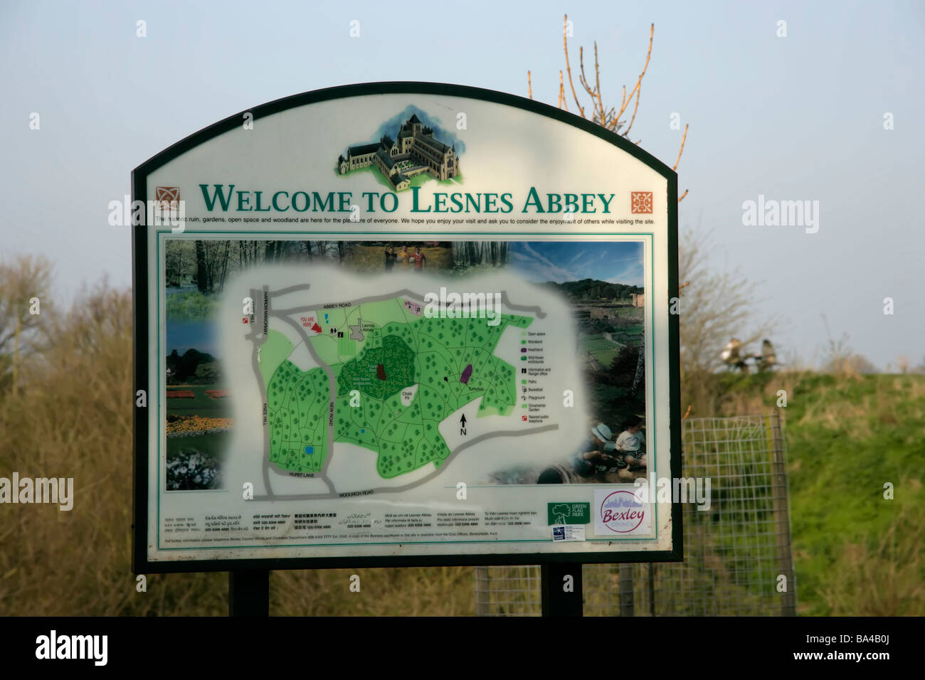 Segno per Lesnes Abbey, Abbeywood, London, Regno Unito Foto Stock