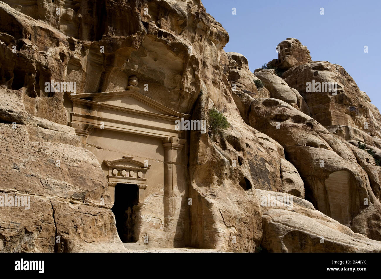Giordania Petra rock-grave dettaglio Vicino oriente East-Jordan paese di  Edom antica città storicamente Nabatäer-Stadt vista Foto stock - Alamy