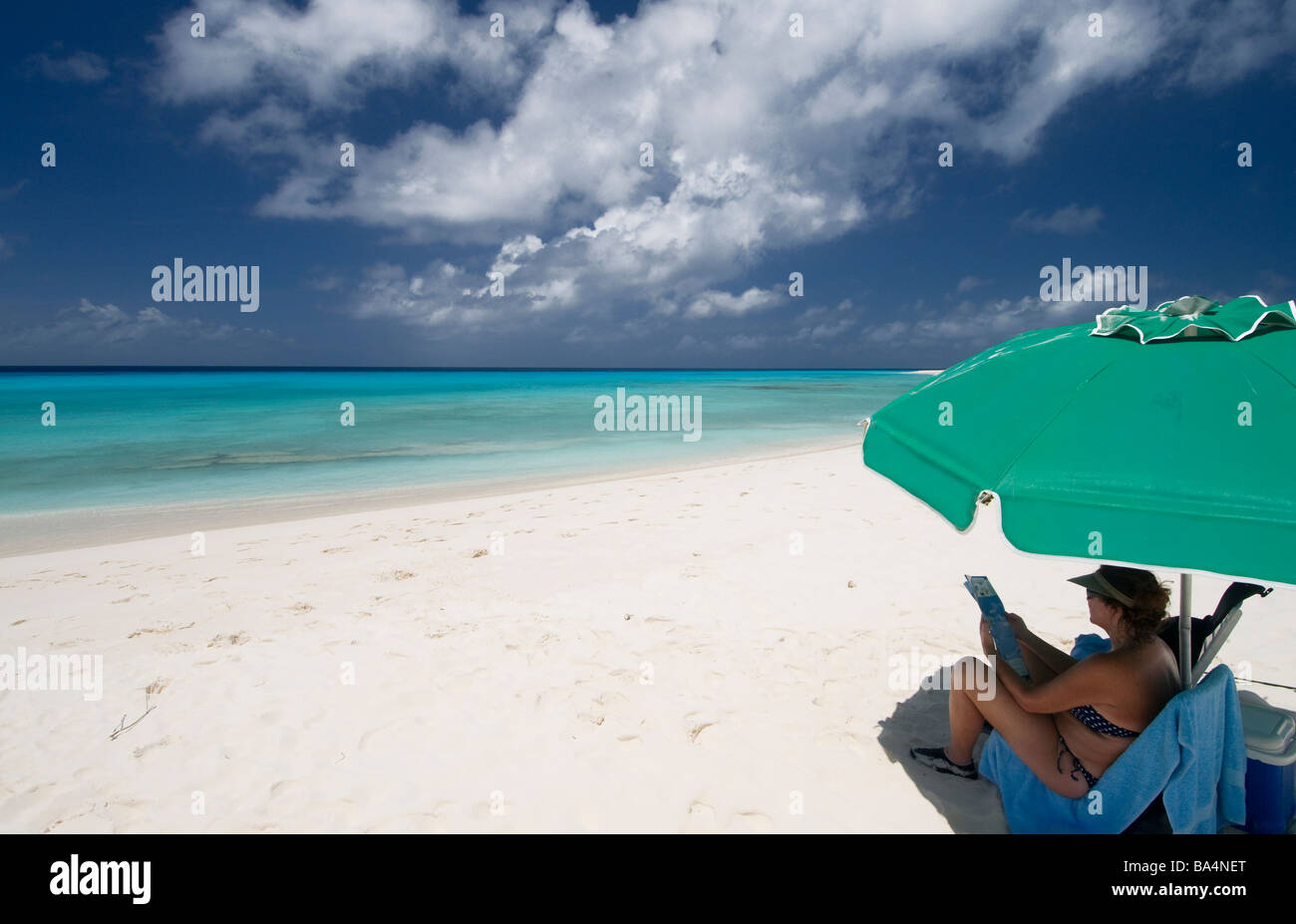 Una bellissima spiaggia di sabbia bianca di Cayo de Agua Los Roques Venezuela Sud America Foto Stock