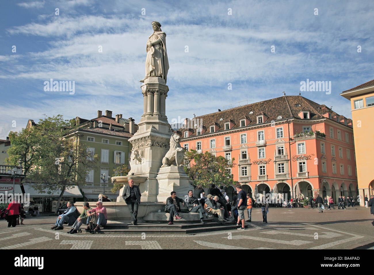 Posizionare walterplatz e Memoriale di Walter von der Vogelweide bolzano bolzano tretino italia Foto Stock