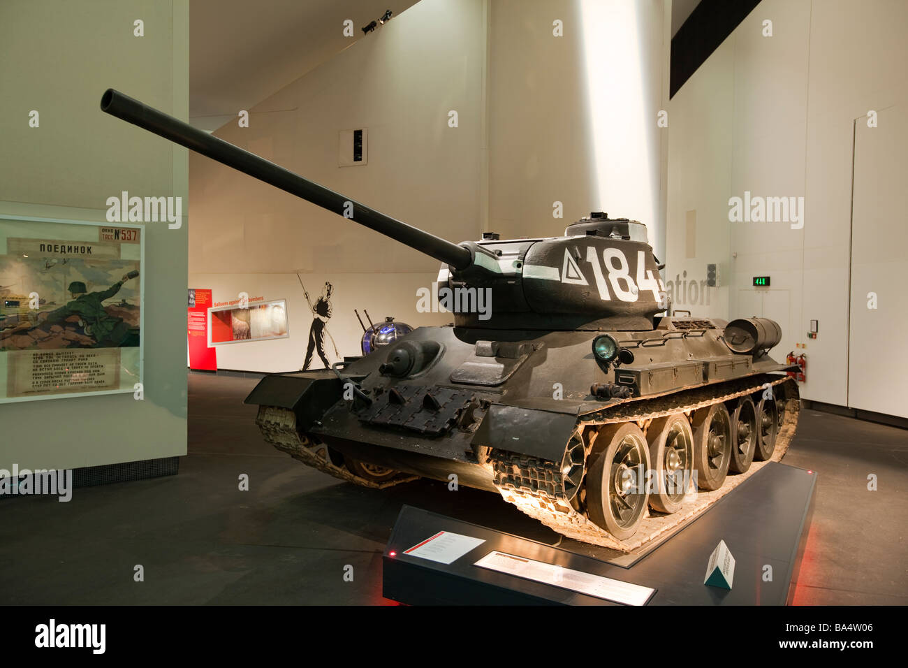 Regno Unito Inghilterra Salford Quays Imperial War Museum North T34 85 sovietica serbatoio medio Foto Stock
