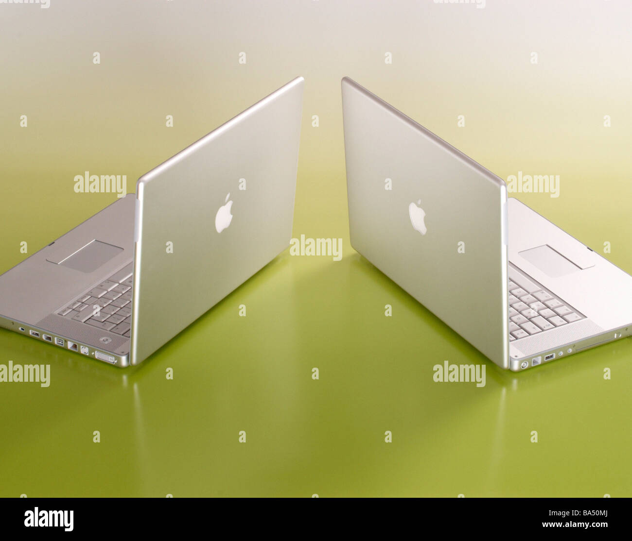 Due Apple computer portatili Foto Stock