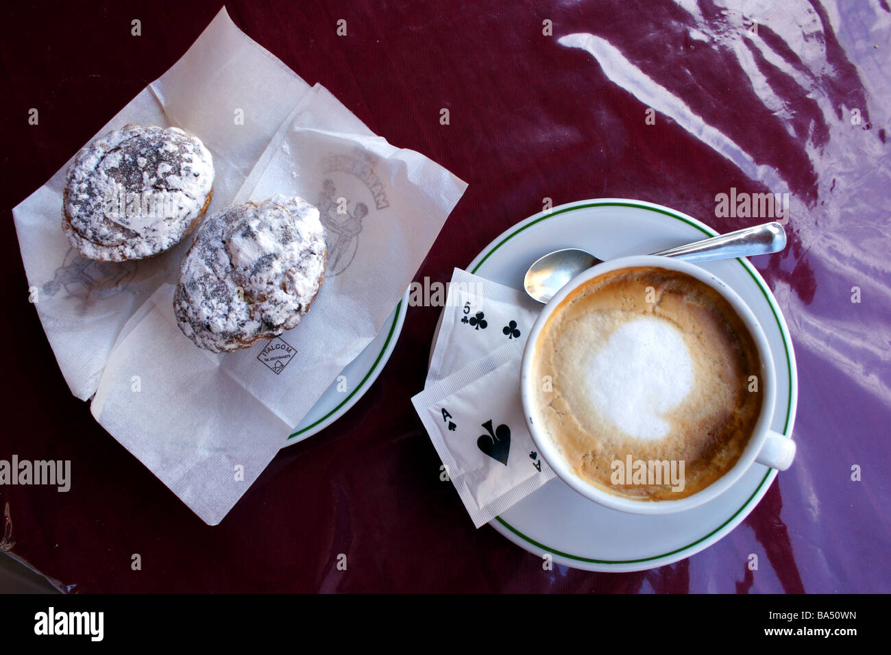 Cappuccino & Italiano torte di riso Foto Stock