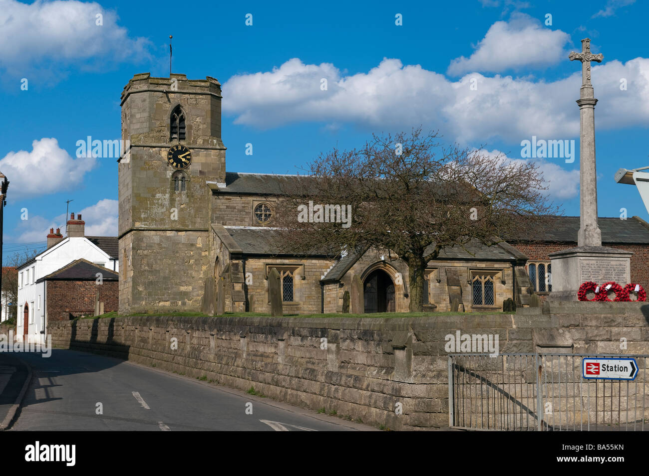 'St Michael's" Chiesa Parrocchiale e la Chiesa in corsia Bempton,'East Riding',' dello Yorkshire, Inghilterra, "Gran Bretagna" Foto Stock