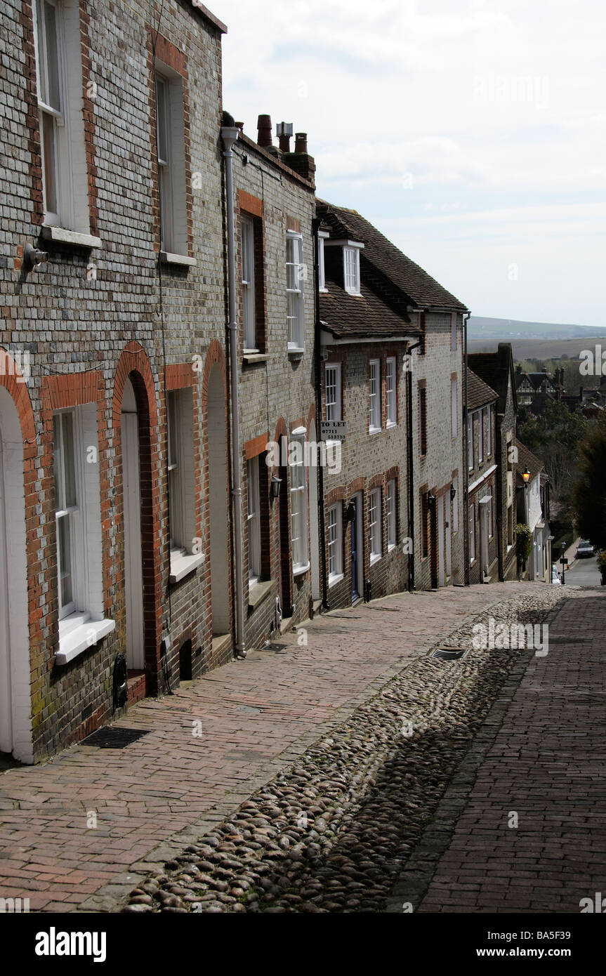 Edifici sulla storica Strada Keere in Lewes Town Center West Sussex England Regno Unito Foto Stock
