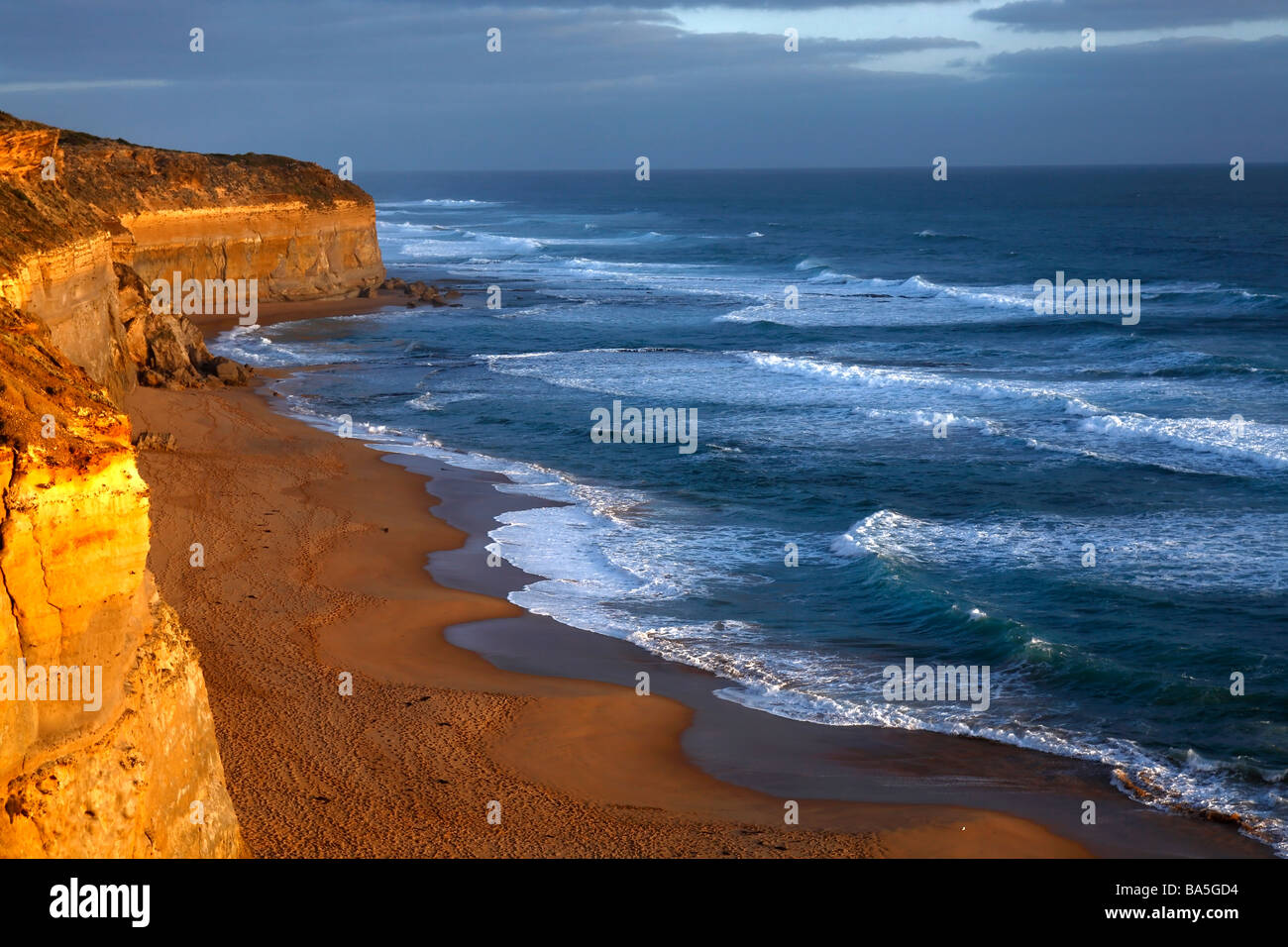 Gibson passi di roccia calcarea e Spiaggia Great Ocean Road Victoria Australia Foto Stock