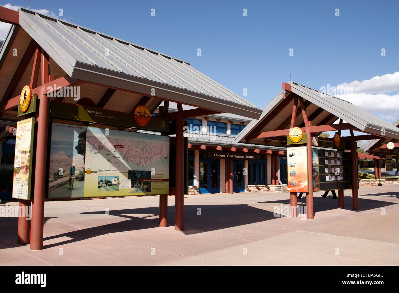 Canyon consente di visualizzare le informazioni plaza con l'ingresso al centro visitatori alle spalle del Grand Canyon South Rim parco nazionale di arizona usa Foto Stock