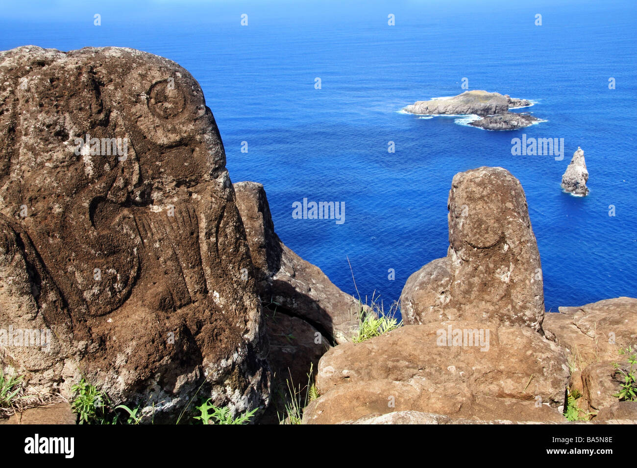 L'immagine orizzontale di incisioni rupestri in Orongo village Isola di Pasqua Foto Stock