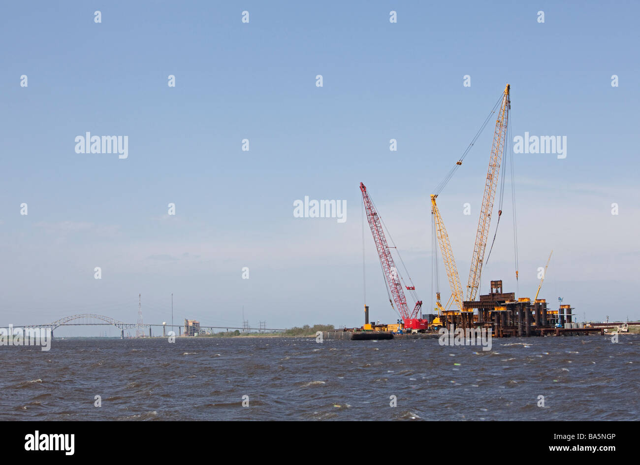 Corpo degli Ingegneri costruisce barriera di sovratensione per proteggere New Orleans Foto Stock