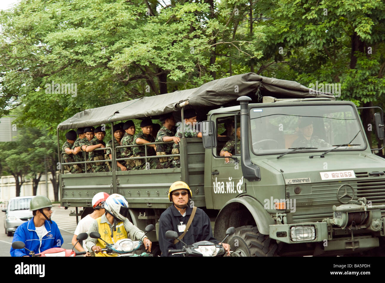 Aprire Thai militare carrello di trasporto con soldati Foto Stock