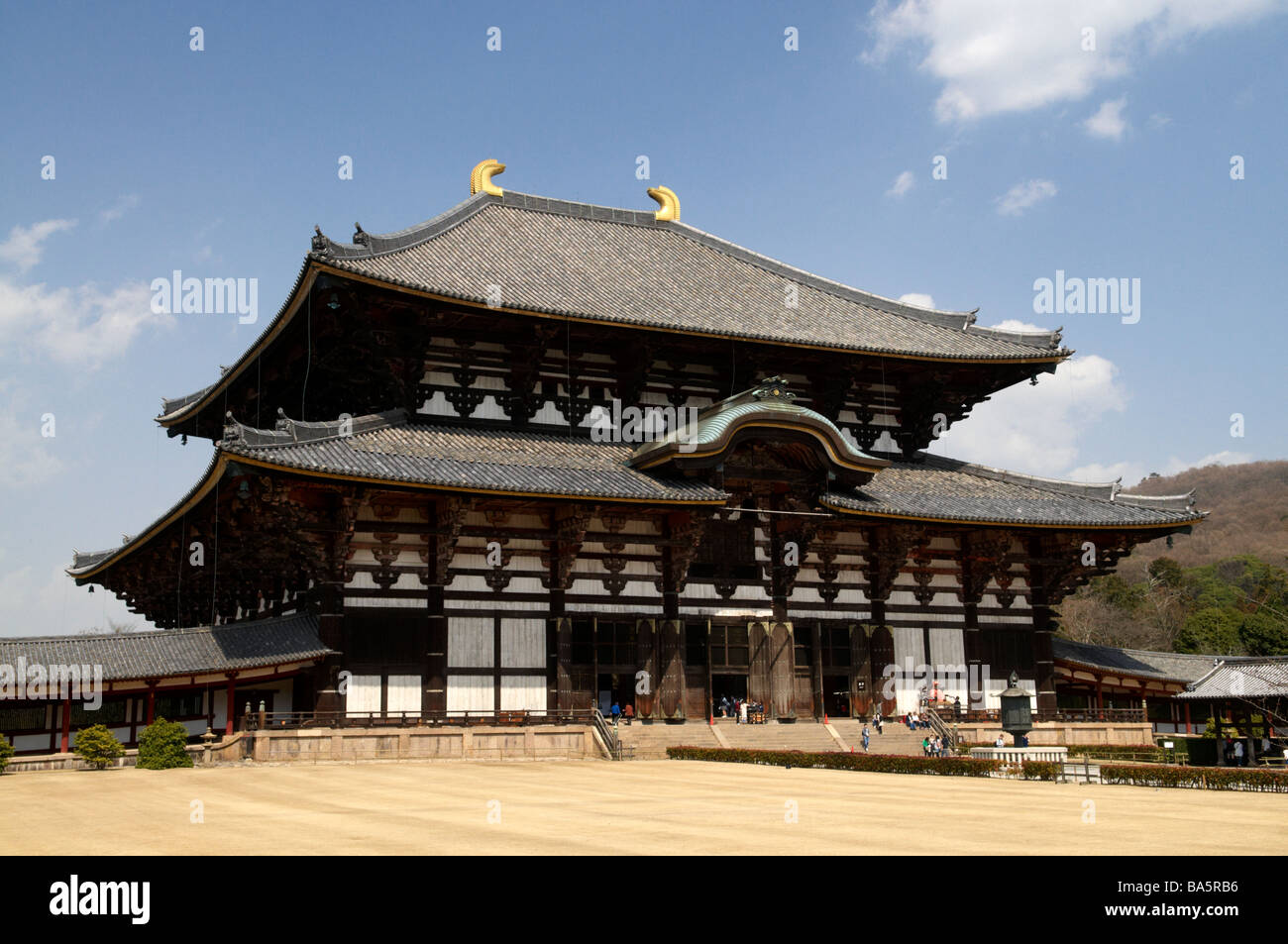 Il Daibutsu-den Hall - il più grande edificio di legno nel mondo e parte del Tempio di Todai-ji tempio complesso a Nara, Giappone. Foto Stock