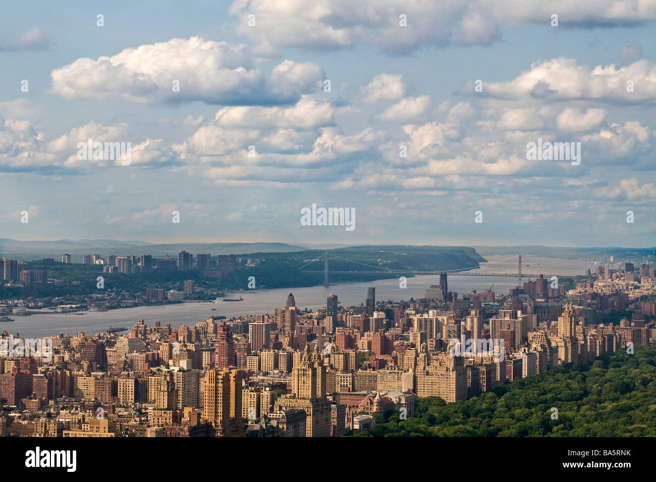 Vista di Manhattan dalla NBC grattacielo alto di Rock New York Stati Uniti d'America Foto Stock