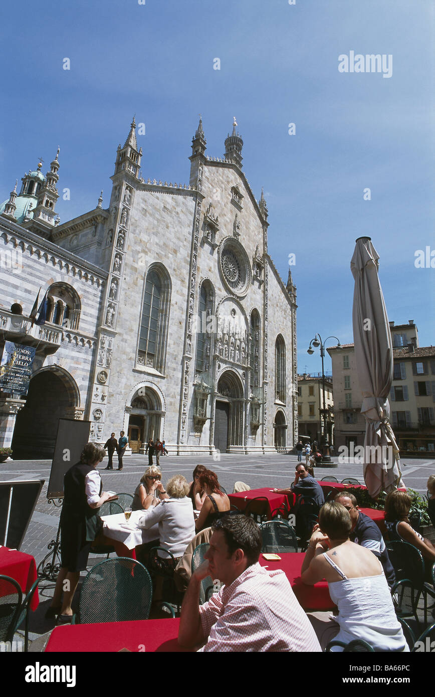 Italia Lombardei Comer mare Como piazza Duomo modelli Santa Maria Maggiore street-cafe nessun rilascio cameriere-Italia Foto Stock