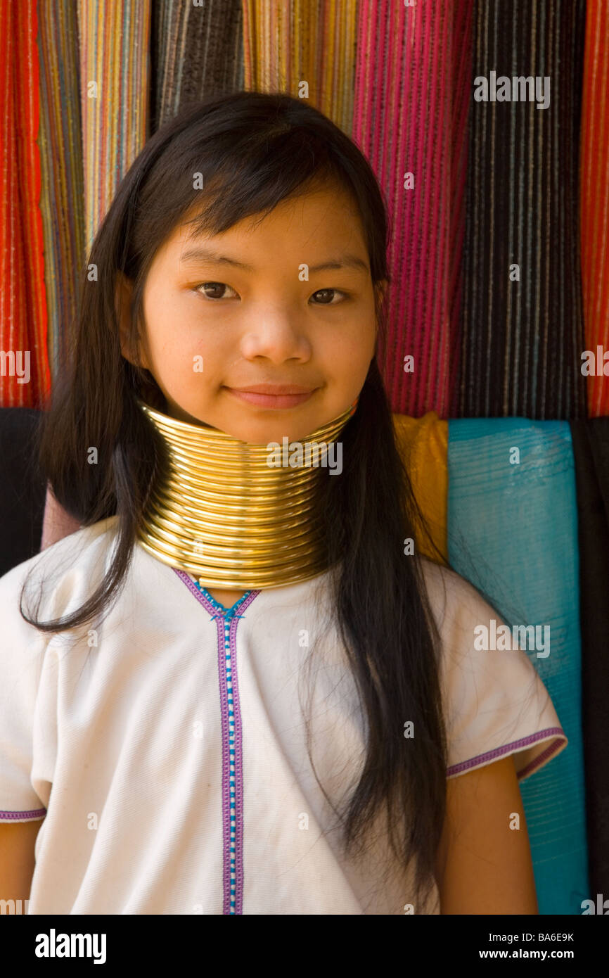 Collo lungo le donne dalla tribù Karen Thailandia Foto Stock